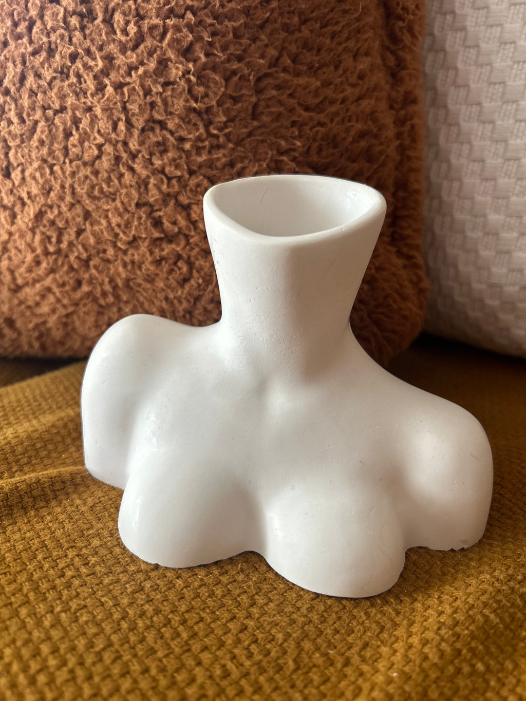 Nina Vase